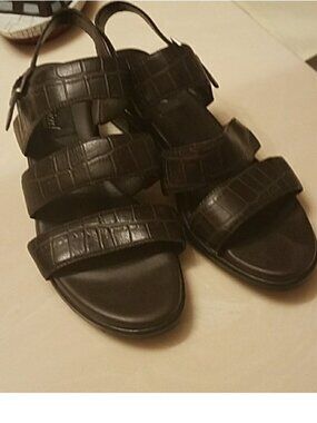 Women’s Bijou Black Strappy Sandals Size 7